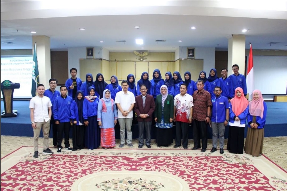 Gambar Rektor Lantik Pengurus Forum Awarde Beasiswa Unggulan Capter UIN Alauddin